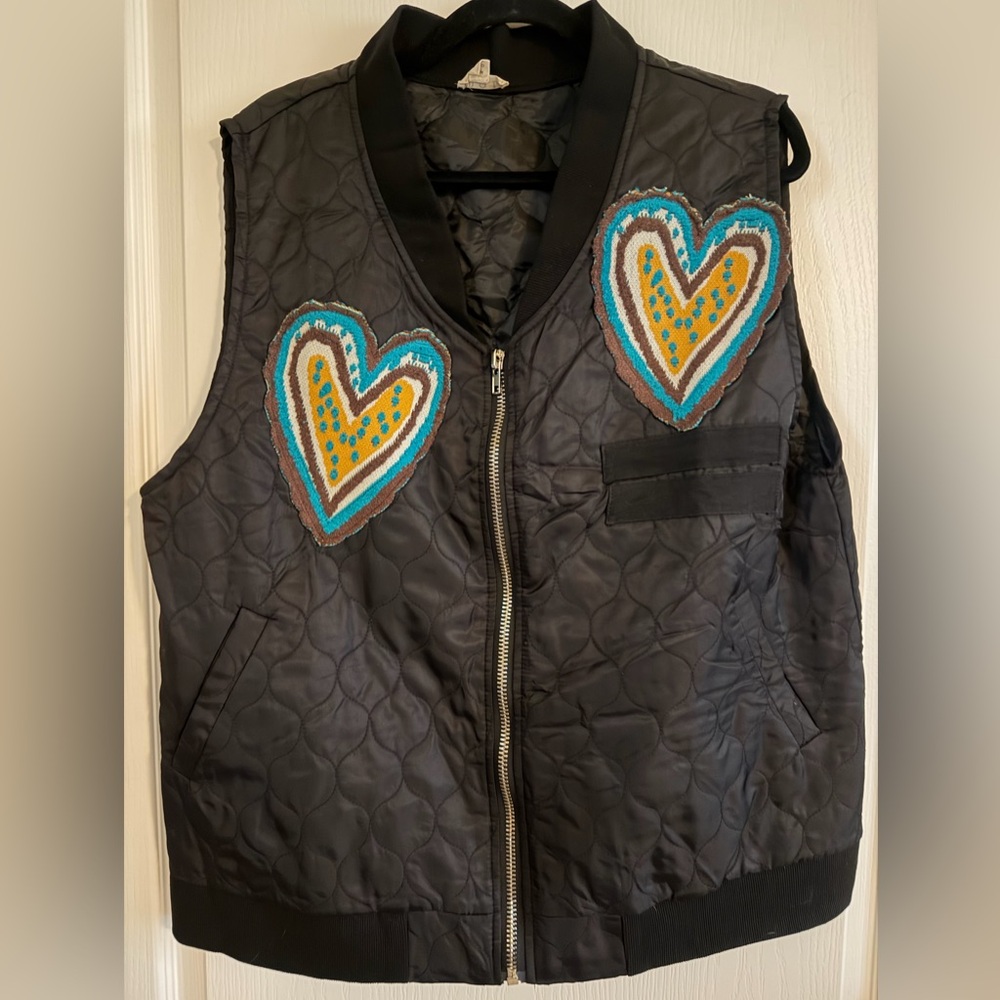 NWOT POL Quilted V Neck Vest w/Hearts n Pockets. Blk Boho  Size S/M